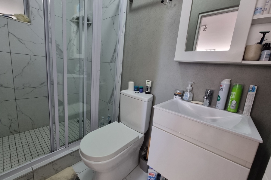 2 Bedroom Property for Sale in Beachfront Western Cape